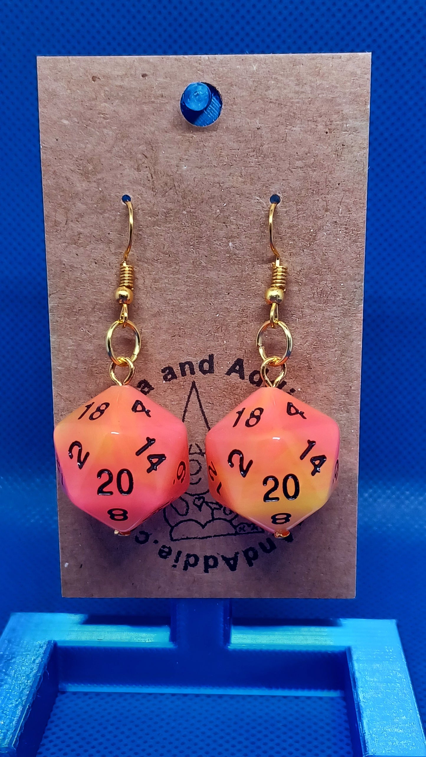 Natural 20 Earrings (mango)