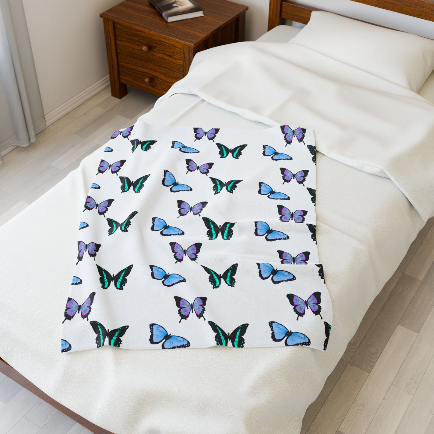Butterfly Print Velveteen Plush Blanket - Cozy Gift for Kids, Home Decor, Nursery Essential, Spring, Birthday, Butterfly Lovers