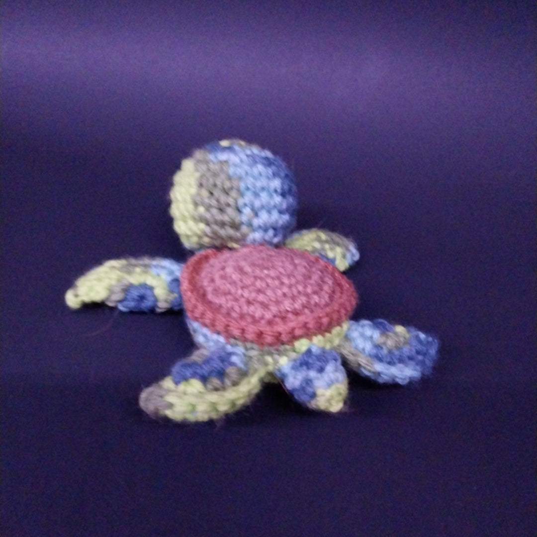 Trying to look real turtle