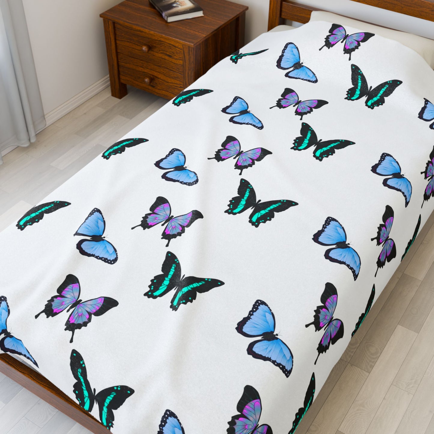Butterfly Print Velveteen Plush Blanket - Cozy Gift for Kids, Home Decor, Nursery Essential, Spring, Birthday, Butterfly Lovers